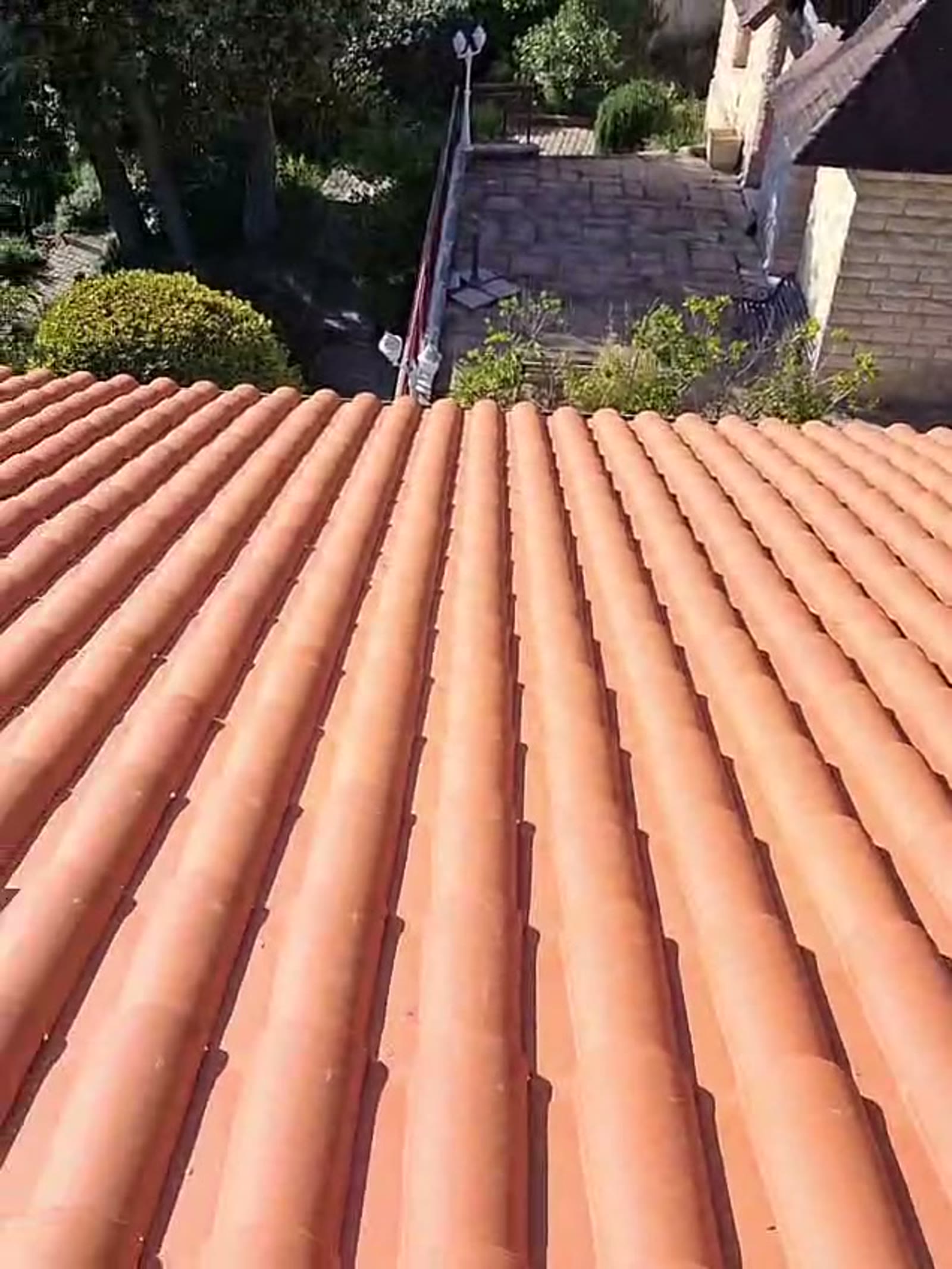 Toiture 4 pans en tuile romane Évolution, résultat final à Royan, Charente-Maritime